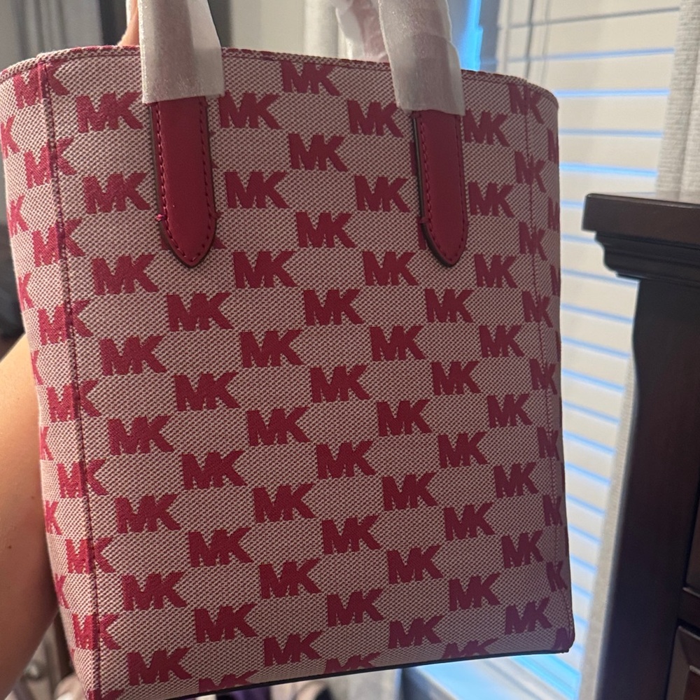 Michael Kors Red and White Tote Bag with Pouch - Picture 3 of 6